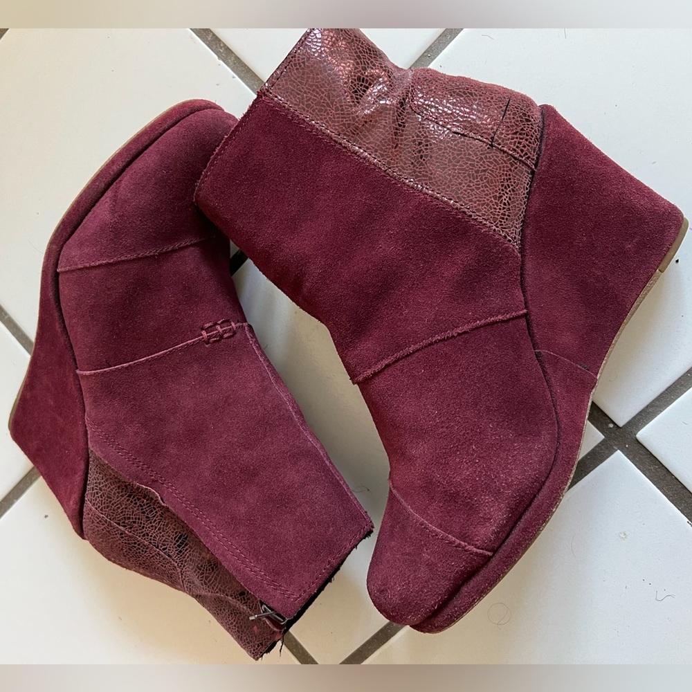 Toms maroon wedge boot Size 7
